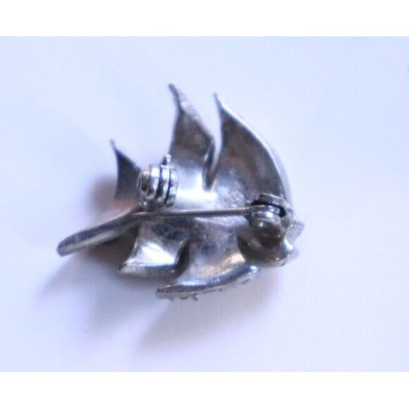 Angel Fish Rhinestone Brooch Pin Silver Tone‎ Blue Eye - Picture 2 of 3